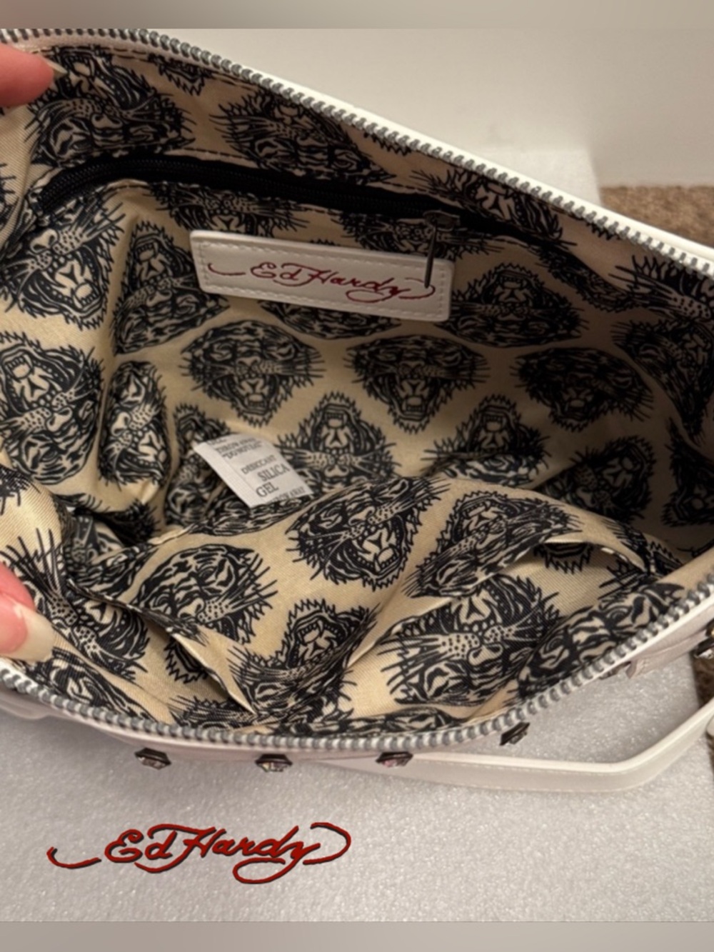 Ed Hardy White and Pink Flame Skull Shoulder Bag - Picture 6 of 7